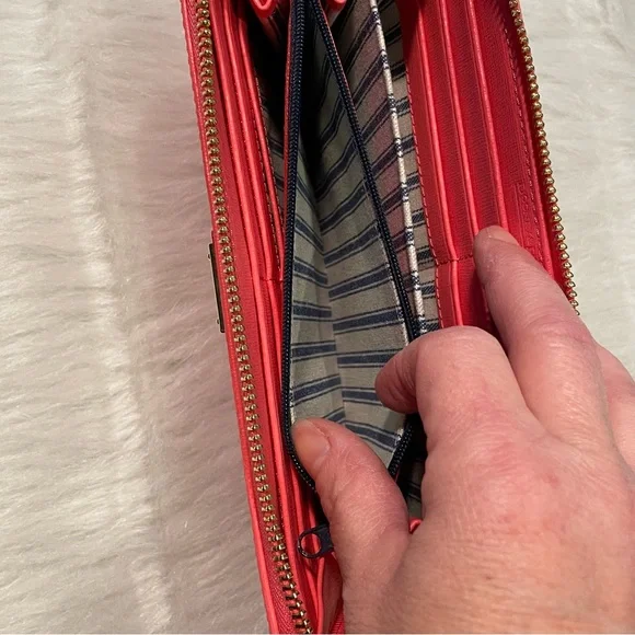 Dooney & Bourke 2 pc Saffiano Hobo & Wristlet - Picture 13 of 14